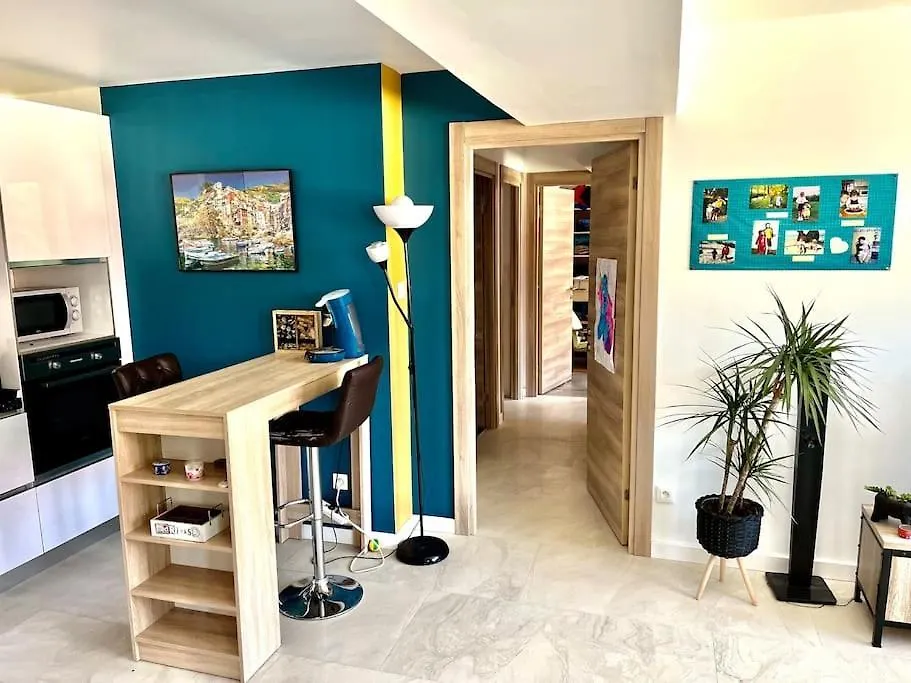 Appartement Lumineux, Centre-Ville D'Oyonnax, A 2 Pas Des Lacs